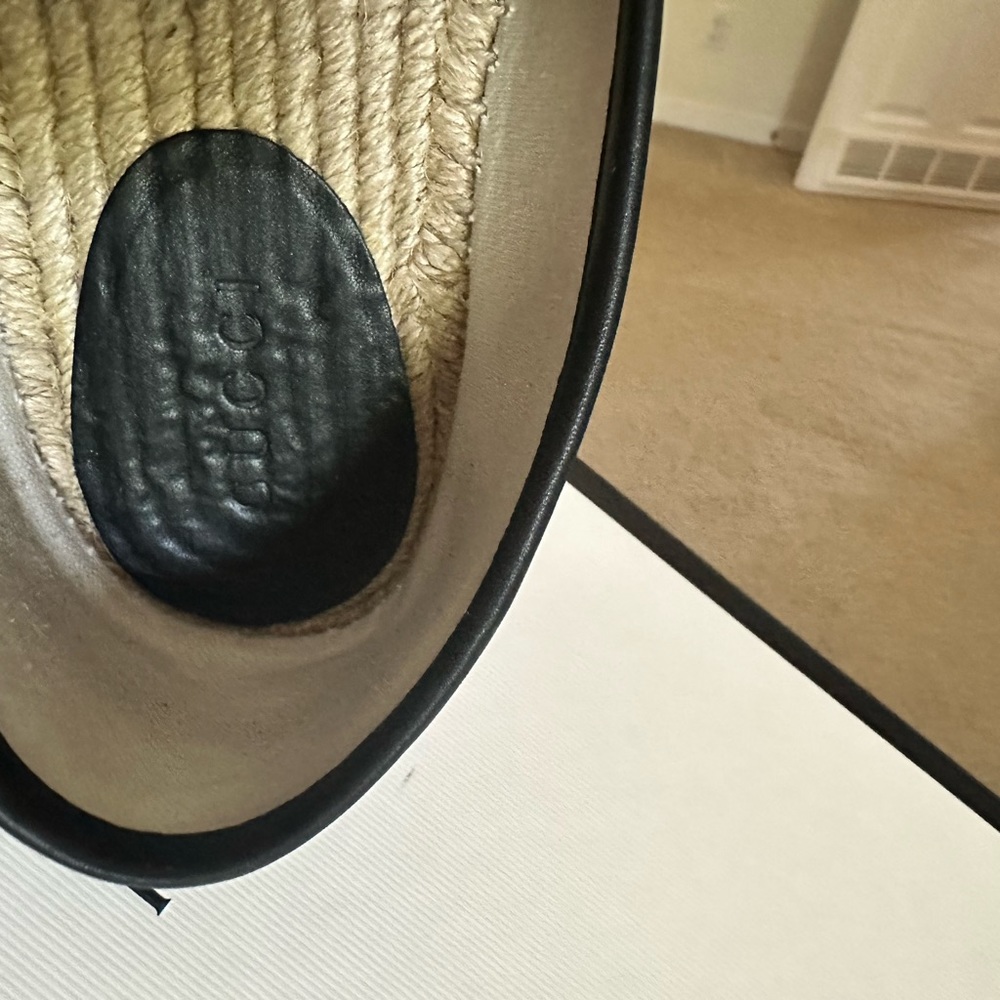Gucci shoes size 8US, I just wore them out 3 times their on perfect condition - Picture 10 of 14